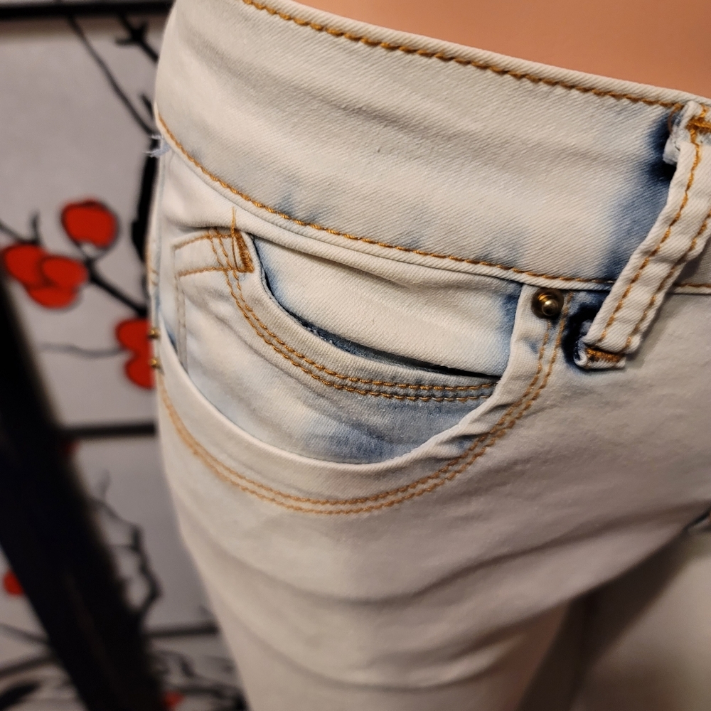 V.I.P. JEANS BLEACHED DENIM/SIZE 7-8 - Picture 11 of 12